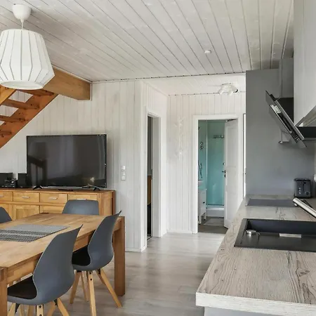 Holiday home Gorgeous In With Kitchen